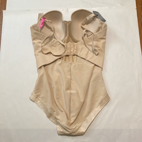 Maidenform Ultra Firm Convertible Body Shaper with Built in Underwire Bra 34C - Picture 5 of 11